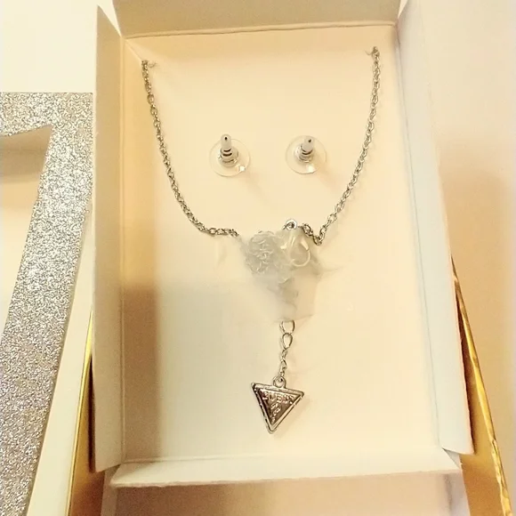 Guess Heart necklace and earring set silver tone crystal new In box - Picture 5 of 6